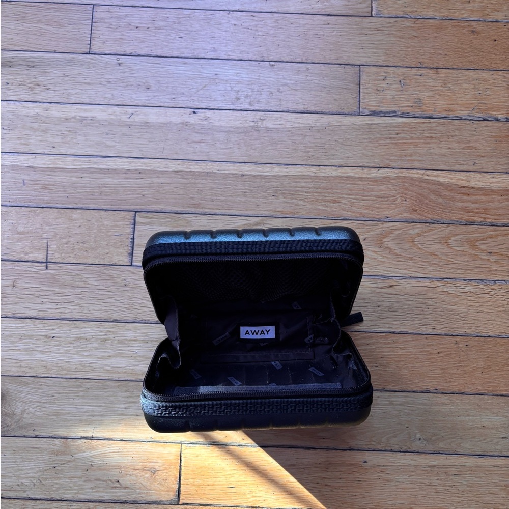 Away Mini - Picture 4 of 6